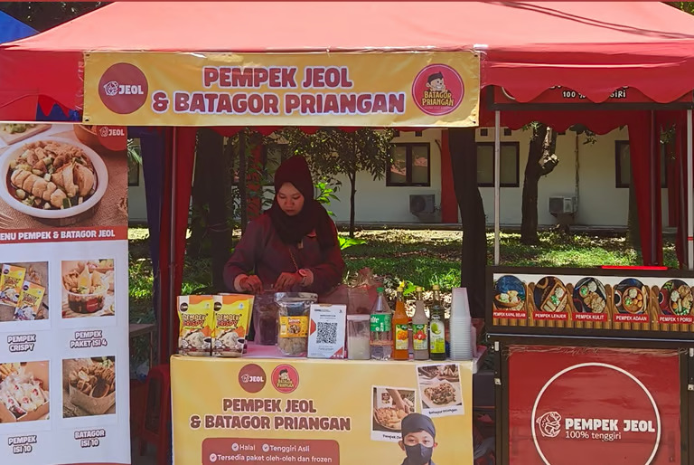 Booth Pempek Jeol dan Batagor Priangan